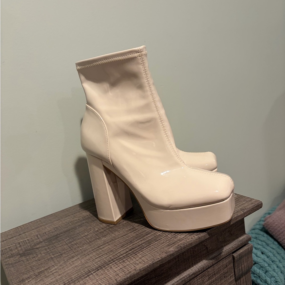 Steve Madden Cream Patton platform boots   Hot !